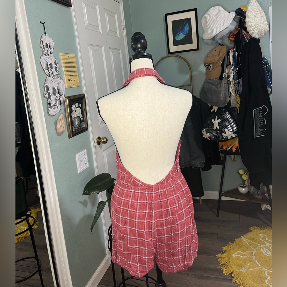 Backless halter romper 🌷🌷 - Picture 2 of 2